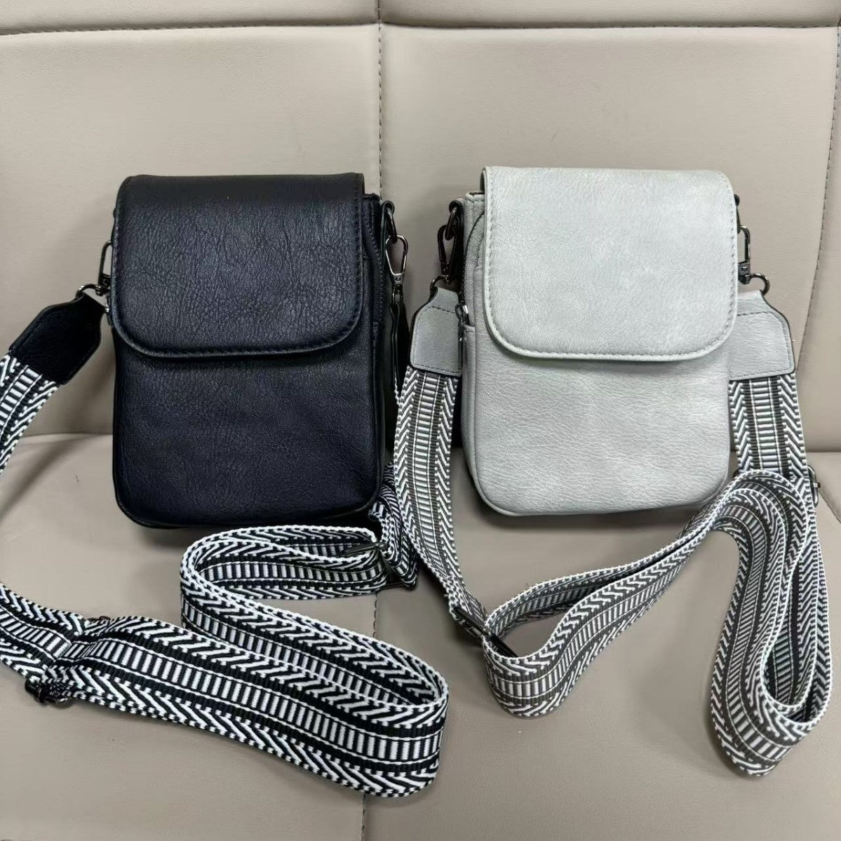 Adjustable Shoulder Strap, Unisex Portable Small Crossbody Bag