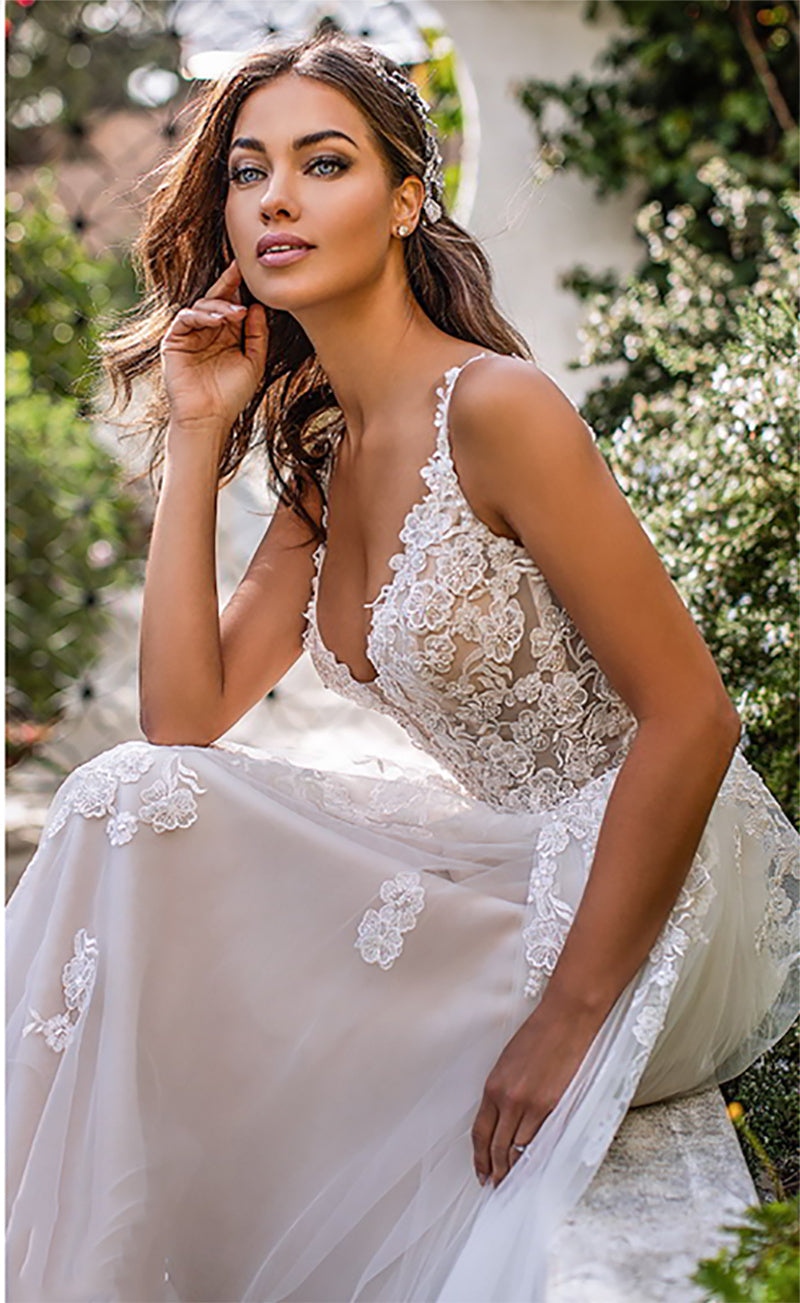 Vireous Slim Suspender Sheer Wedding Dress with Full-Length Train