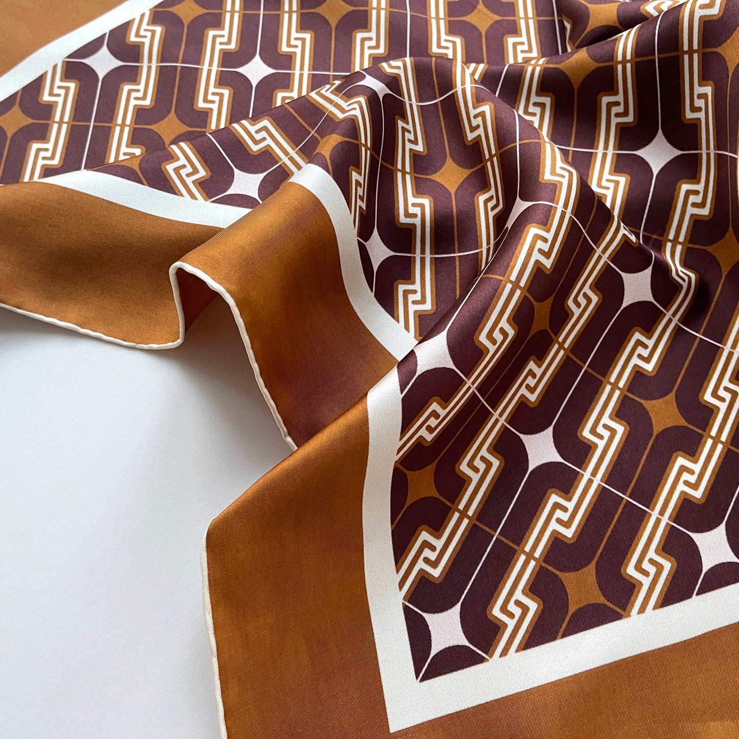 Retro Geometric Silk Square Scarf, 65cm Double-Sided Print Men's Neckerchief with Hand-Rolled Edges