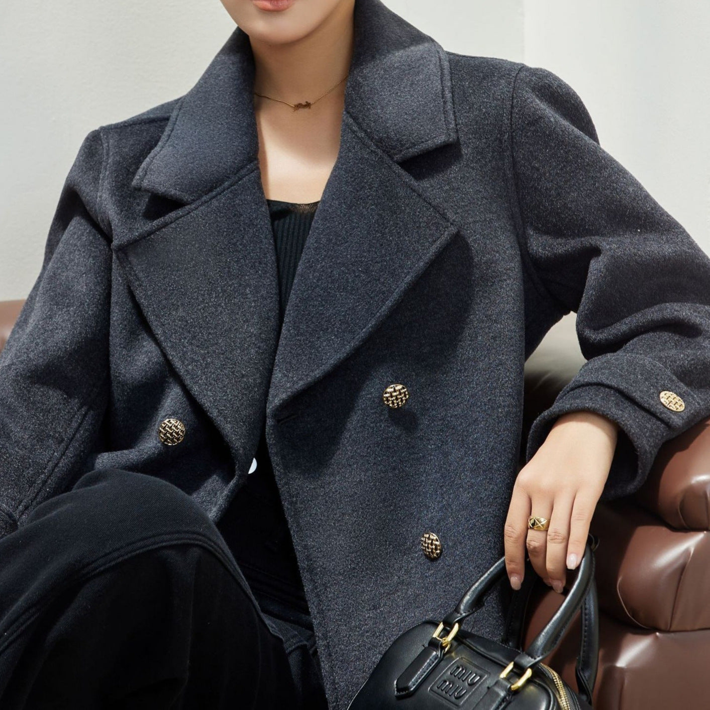 Vireous Women's Short Fashion Elegant Coat, Double-Breasted Woollen Coat