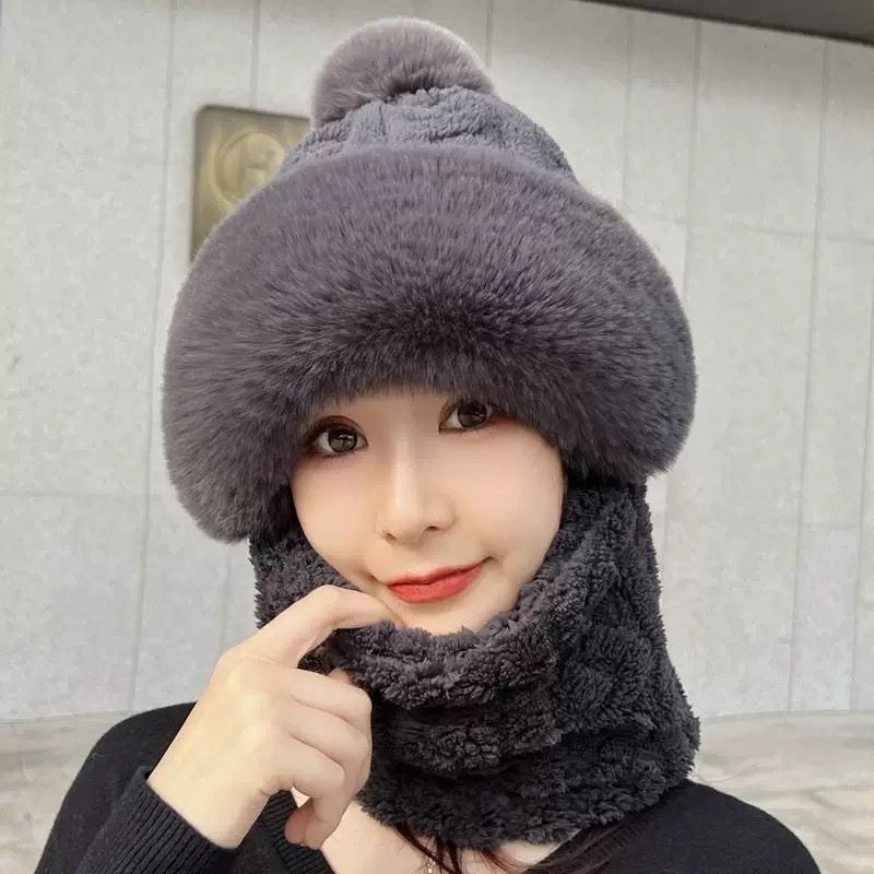 Women's Extreme Cold Series Bobble Hat, Integrated Neck Protection