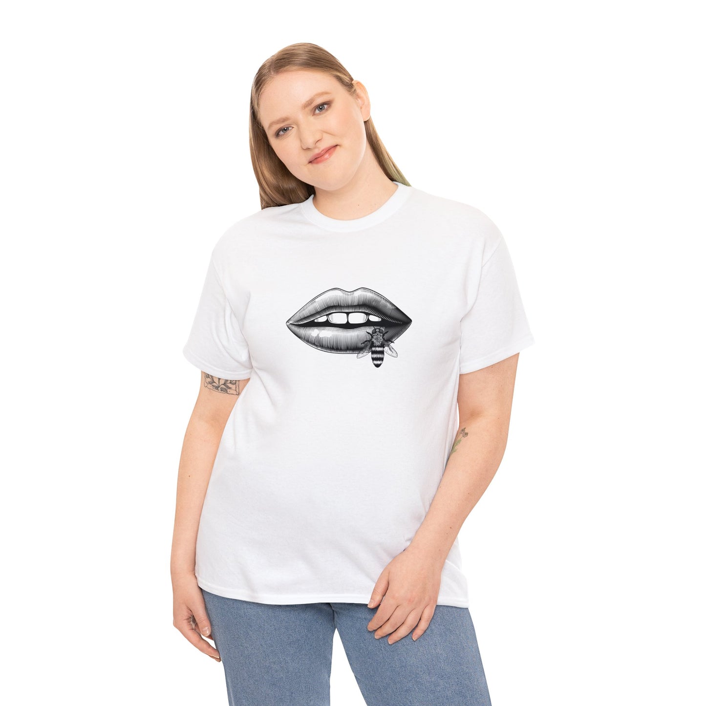 Lip Bee Sting, Sexy Fashion Cotton T-Shirt