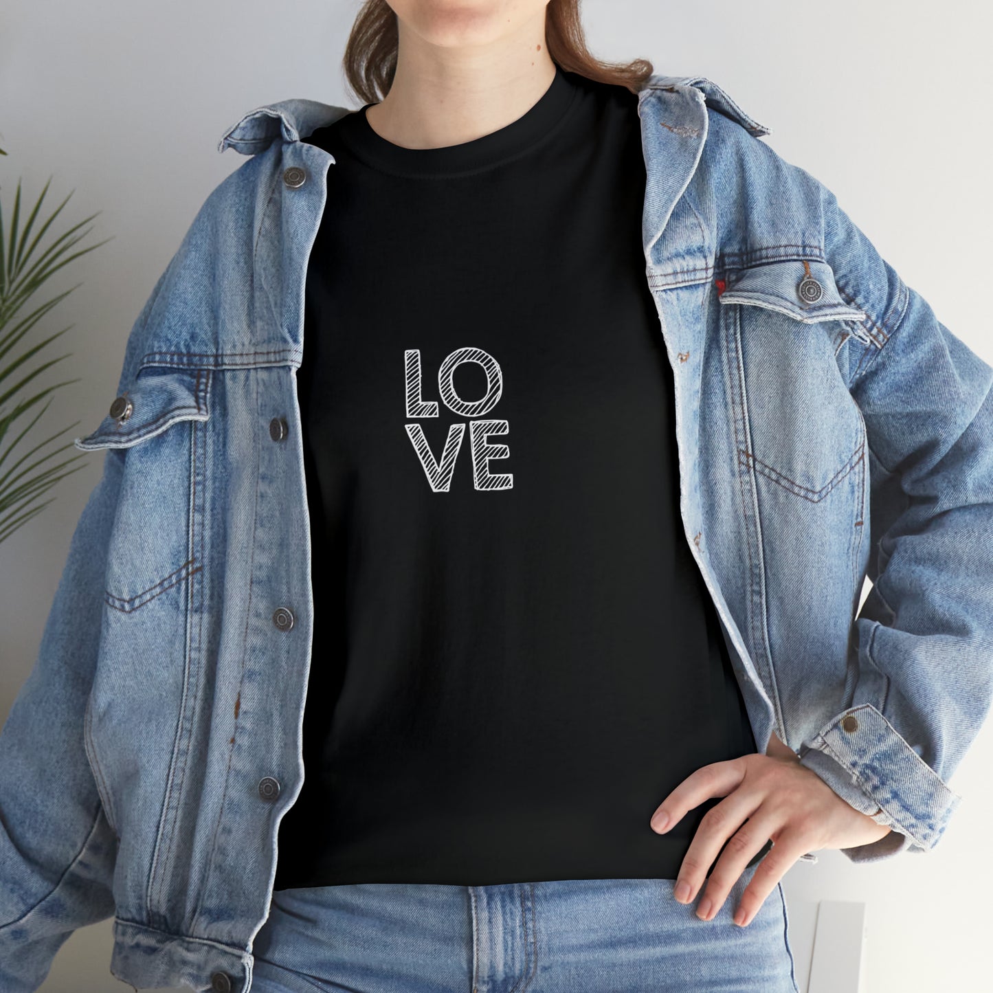 LO VE Love Design T-Shirt