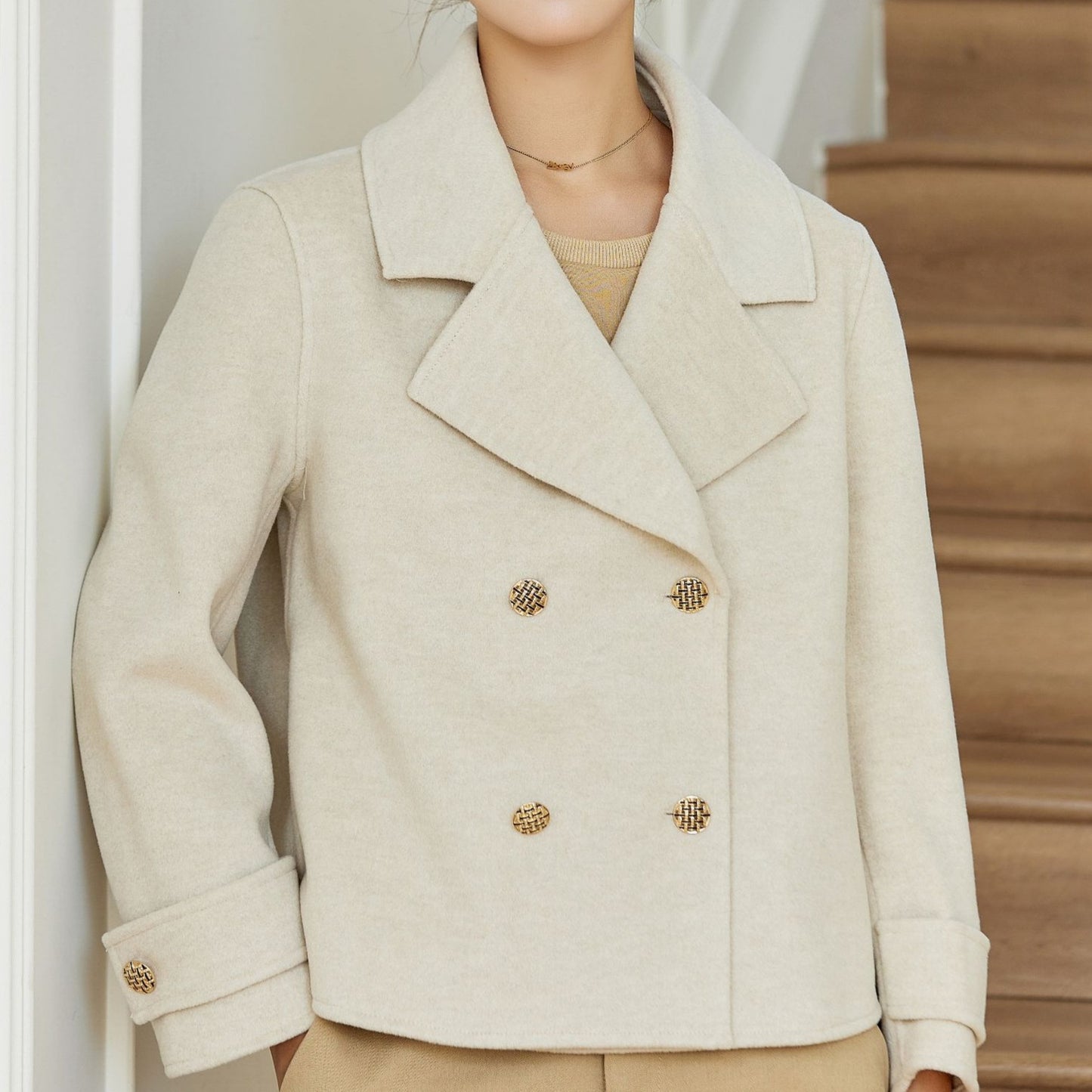 Vireous Women's Short Fashion Elegant Coat, Double-Breasted Woollen Coat