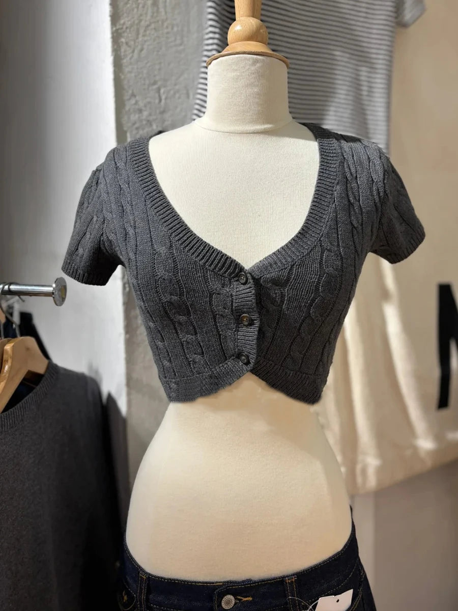 Vireous Cable-Knit Cropped Sweater, Multicolours