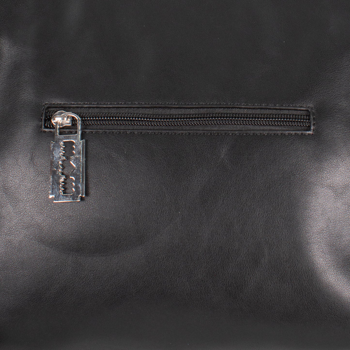 Poizen Industries Covenwing Cross Body Bag
