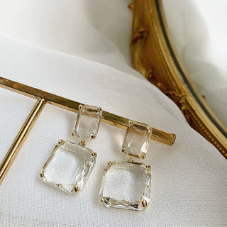 Alloy Baroque Irregular Clear Acrylic Fashion Earrings